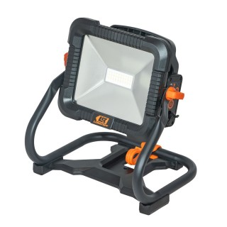 REFLECTOR LED A BATERÍA • 18 V